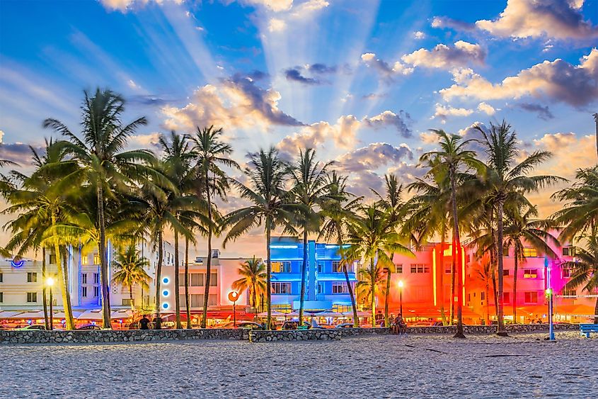 Bright Lights, Welcoming Sands & Artful Delights: Miami Beach Unveils a Magical Holiday Season This December